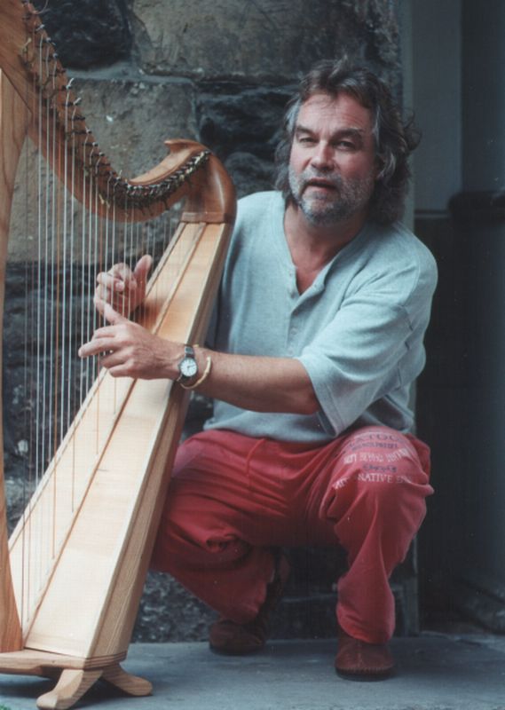 FBaier mit > sebstgebauter Harfe -  Rinteln  1997
