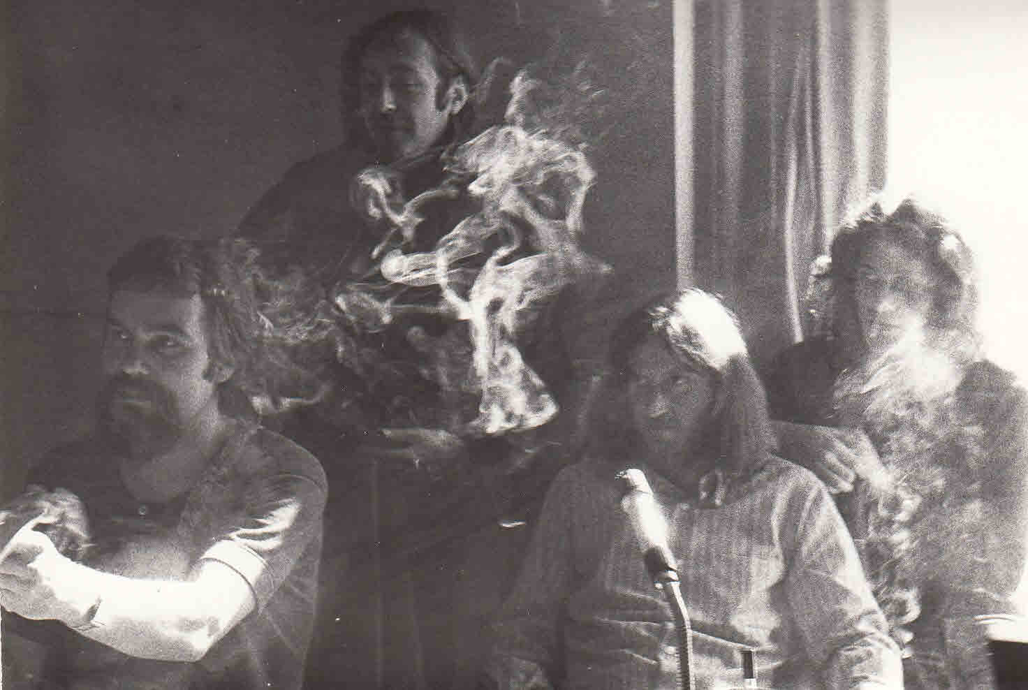 Studio Godorf - Kattong - Gitarre Vorm Bauch